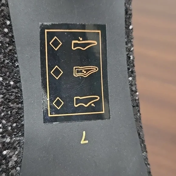 Le Chateau Size 7 Black Sequined Heels - Picture 8 of 9